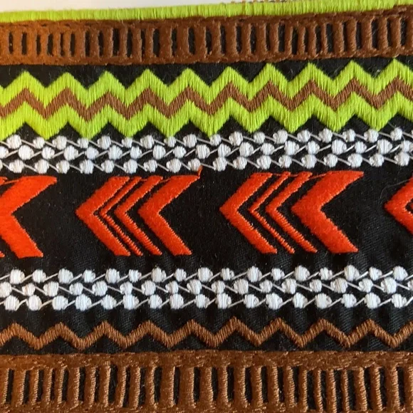 NWT Shiraleah Chicago Embroidered fringe clutch Colorful Southwestern Pattern - Picture 6 of 14